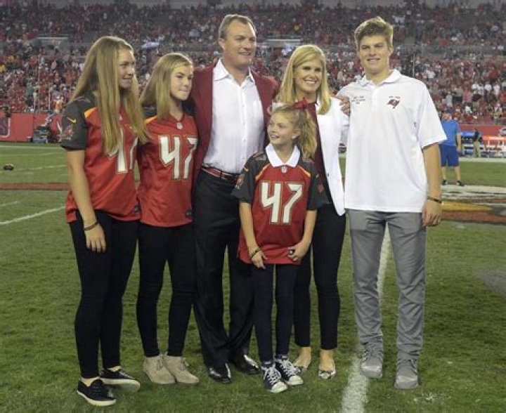 Who Is John Lynch Wife Linda Lynch? Family Life Explored