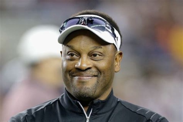 Who is Kevin Sumlin? See Net-worth, Quote, Awards, Fact, Wiki