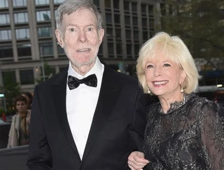 Who Is Leslie Stahl’s ex-husband Jeffrey Gordon?