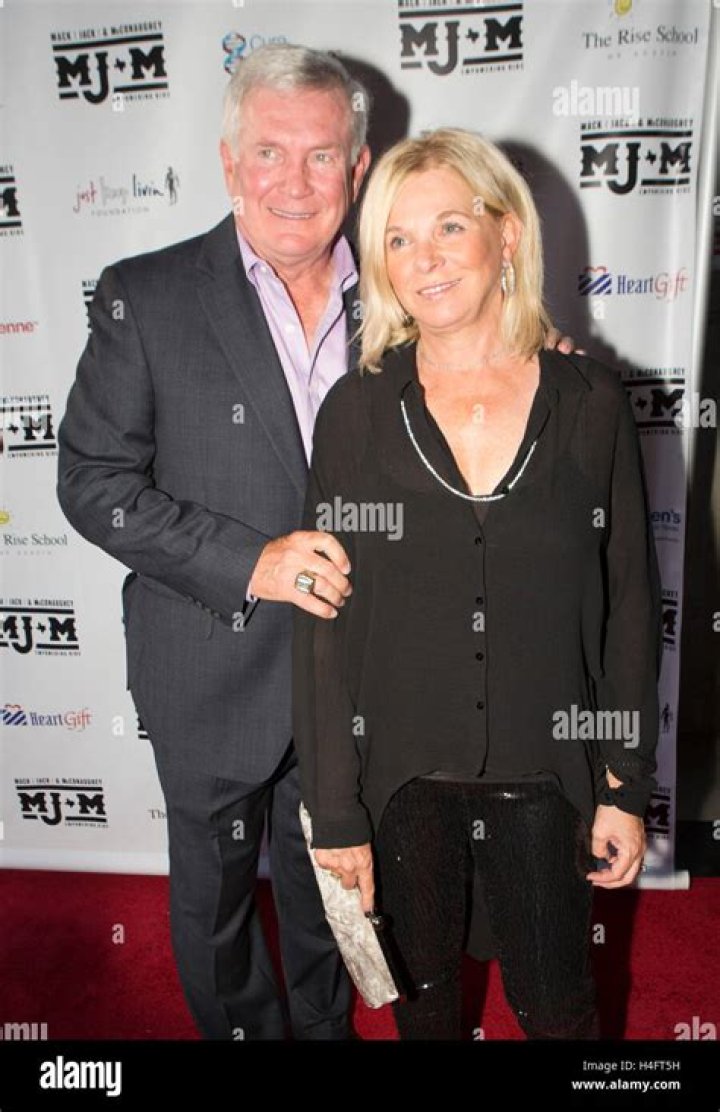 Who Is Mack Brown’s Wife Sally Brown?