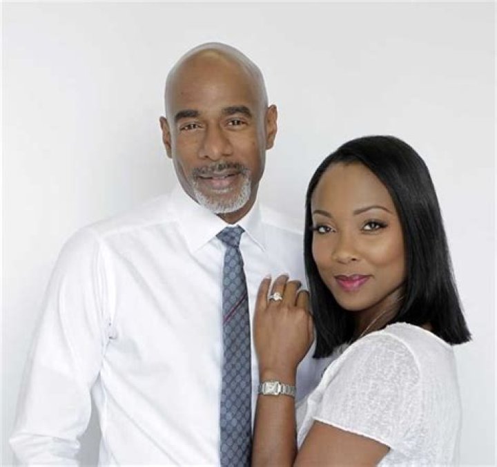 Who is Michael Elliot Wife Mecca Elliot? Bio, Wiki, Age Facts on Namaste Nail Sanctuary Cofounder