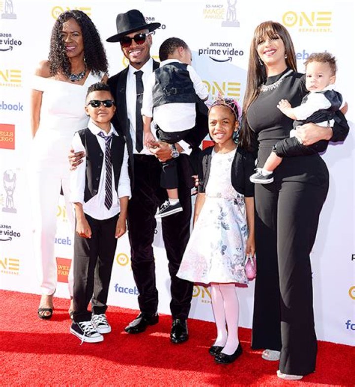 Who Is Ne-yo Sister Nicole Smith? Wikipedia And Age Gap