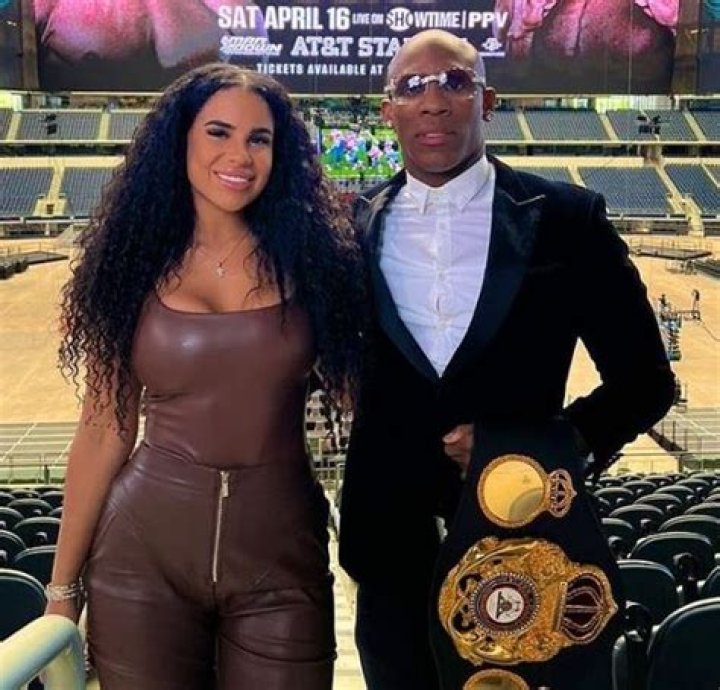 Who Is Yordenis Ugás Wife? Is The Boxer Married?